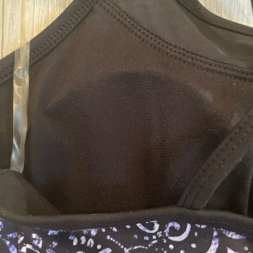 NWOT Gaiam -411 Purple & Black  Sports Bra Small
